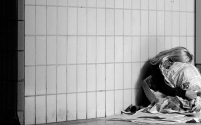 Cómo prevenir el sinhogarismo: actuar antes de que una persona llegue a la calle